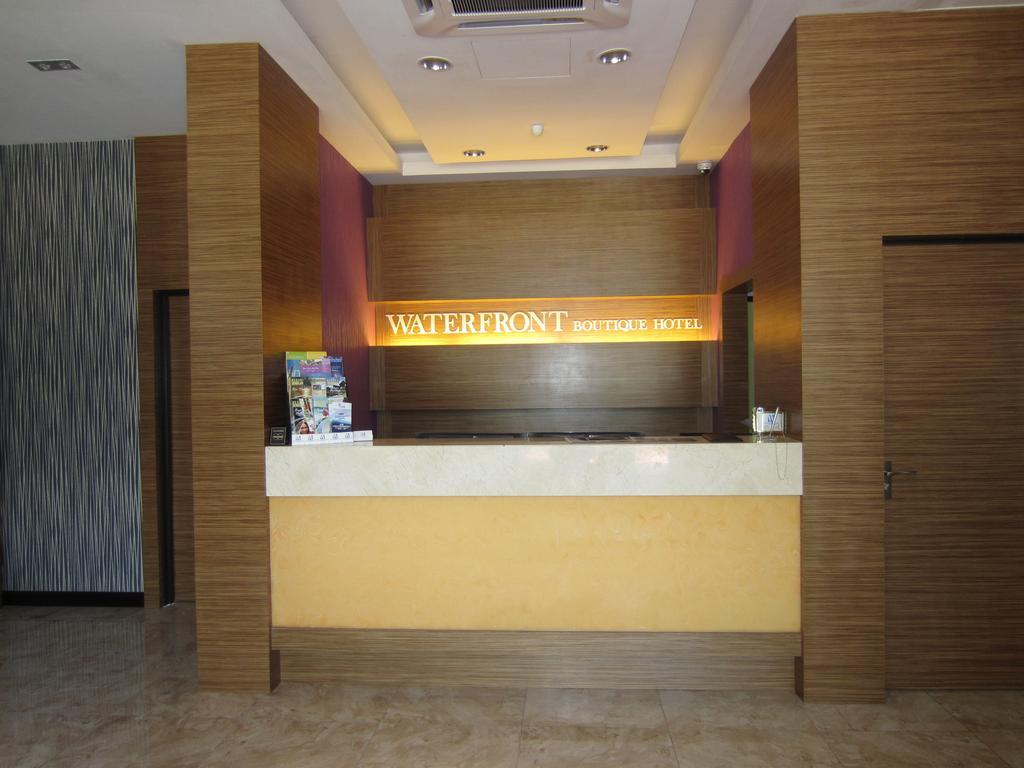 Waterfront Boutique Hotel Порт-Діксон Екстер'єр фото