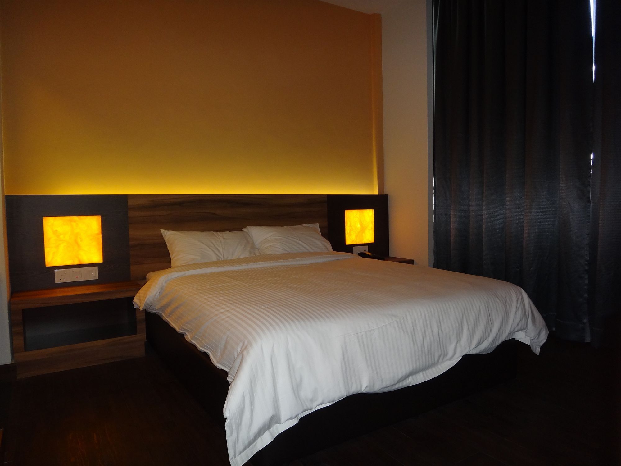 Waterfront Boutique Hotel Порт-Діксон Екстер'єр фото