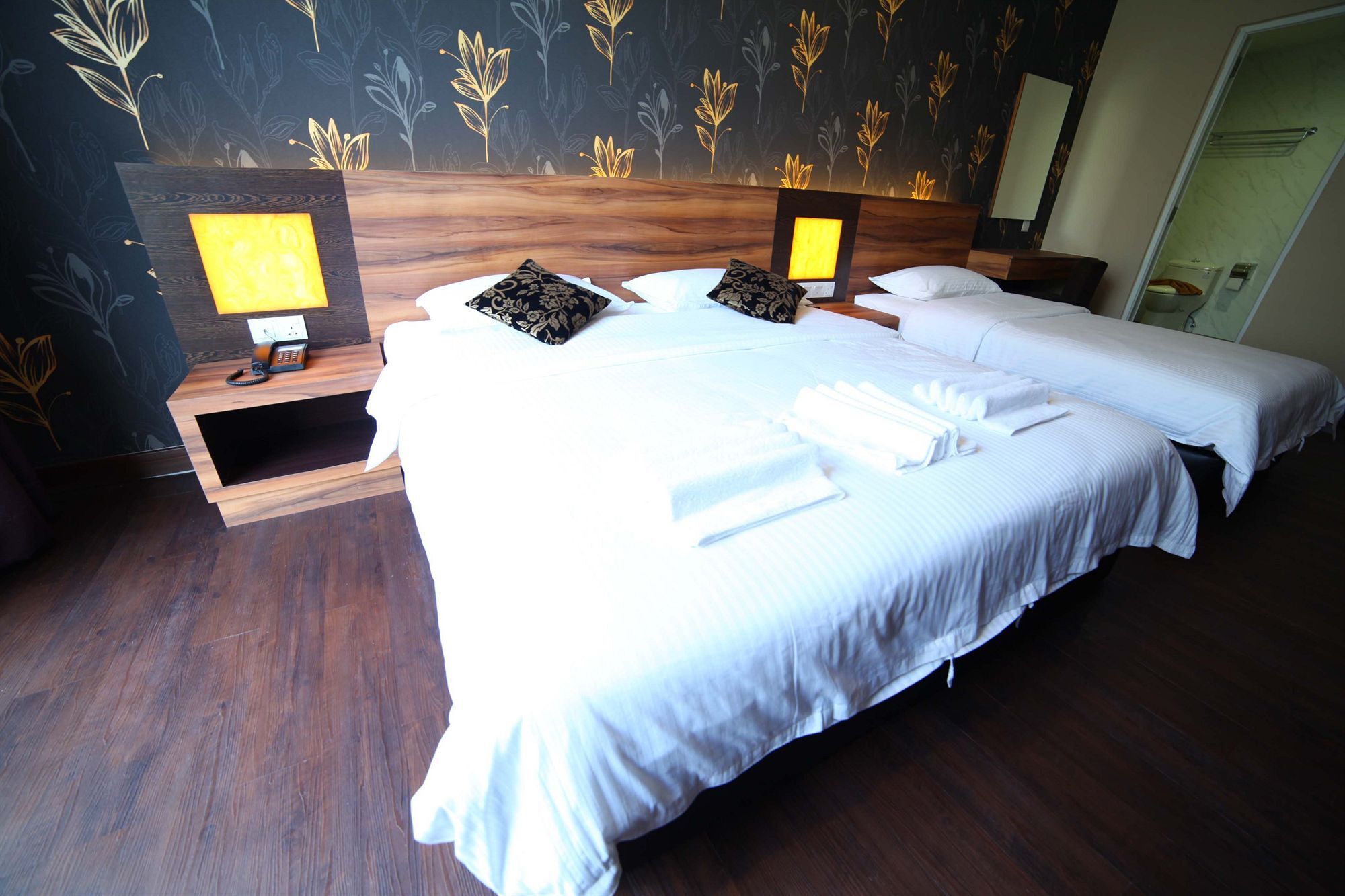 Waterfront Boutique Hotel Порт-Діксон Екстер'єр фото